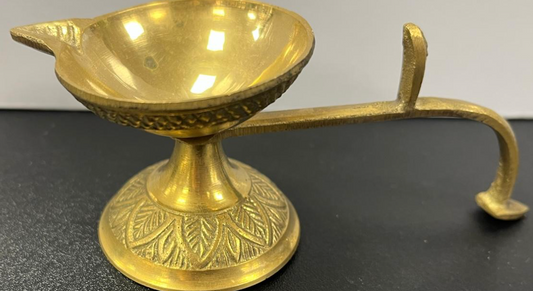 Pooja Diya With Handle Medium 1Pcs - Apna Indian Bazaar